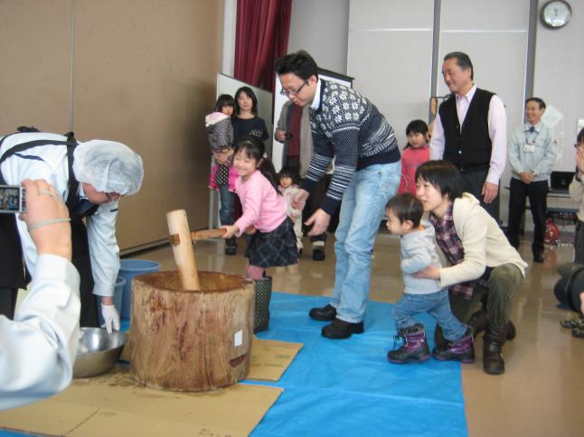 収穫祭に「餅つき」は欠かせません！