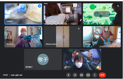 事務局は、宇宙船の中から参加しました～♪（右下）