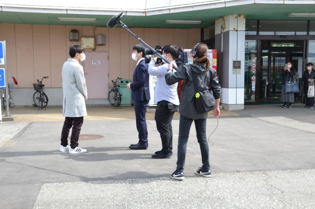 取材は、岡部さんと金子アナウンサーがこぴあで会うところから始まります！